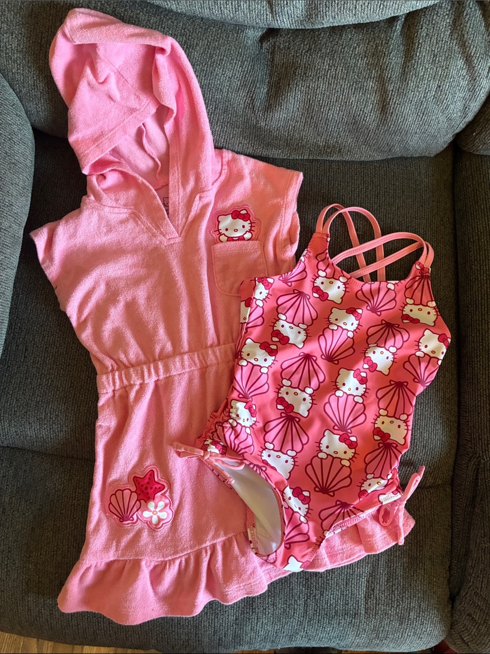 ποΈBOGOποΈ 3T Hello Kitty Swimsuit and Cover Set
